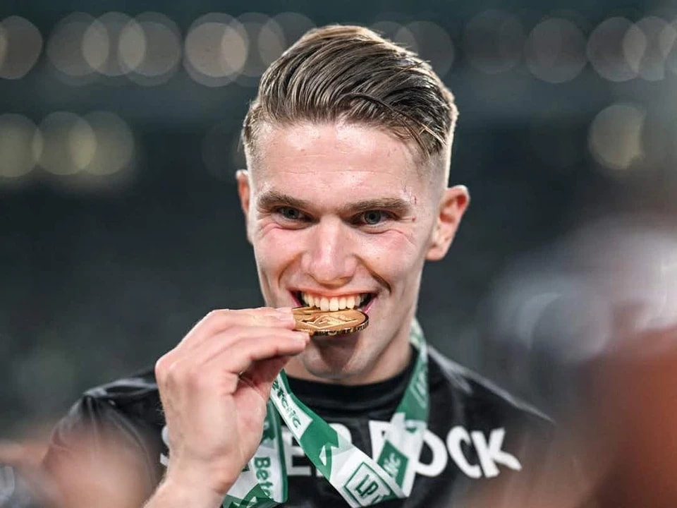 即使他坚持 即使他坚持