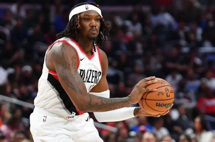 stron, 队中锋罗威 stron, 队中锋罗威