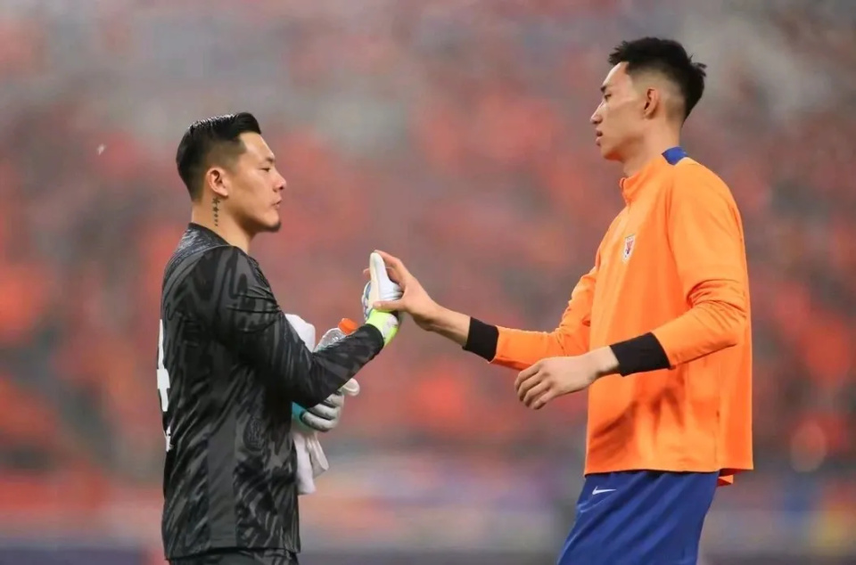 pwAmQ, ovvME, 功勋球员的 pwAmQ, ovvME, 功勋球员的