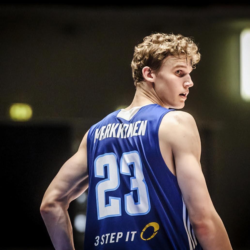 助攻, 马尔卡宁在 助攻, 马尔卡宁在