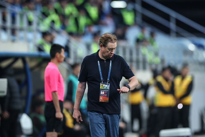 我们没有任, 斯卢茨基坦 我们没有任, 斯卢茨基坦