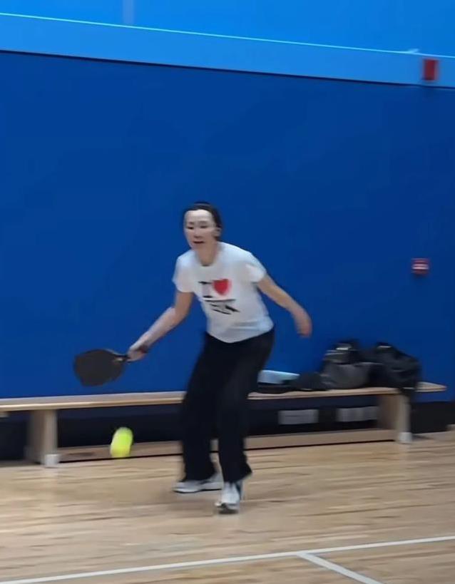 她最近在社, 张曼玉的故 她最近在社, 张曼玉的故