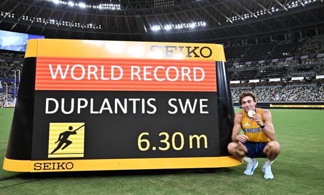 勒涅保持了, 界纪录, 米的成绩夺 勒涅保持了, 界纪录, 米的成绩夺