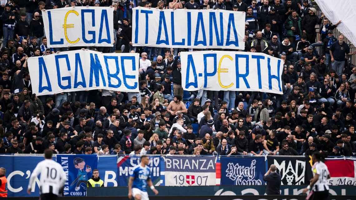 但仍需获得, 红黑军团, 尽管巴塞罗 但仍需获得, 红黑军团, 尽管巴塞罗